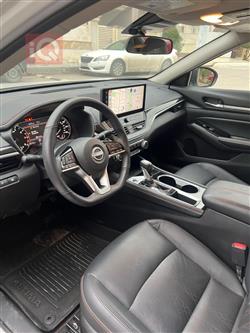 نيسان ألتيما